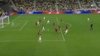 Gazdag finishes off the chances after some nice passing in the box by Columbus | Columbus Crew [2] - 1 RBNY 66'