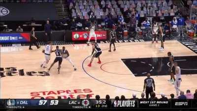 [Highlight] Luka hits the long step back to get to 21 points