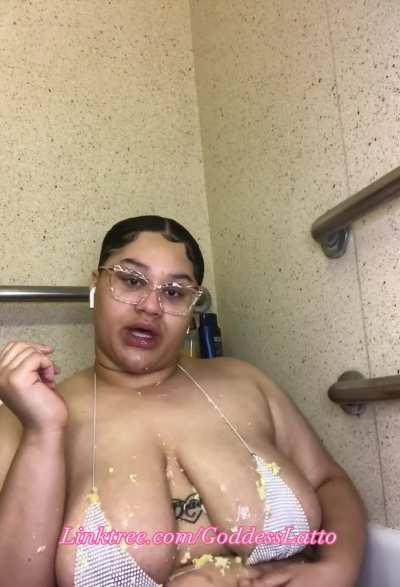 Chunky egg puking (F)(OC)