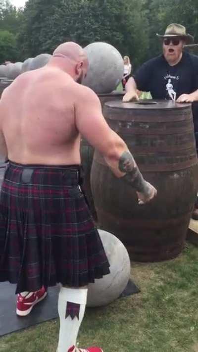 Andrew Cairney from Glasglow, Scotland loading all nine of The Ardblair Stones