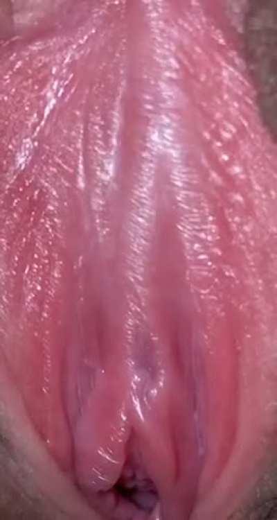 Im so horny that my pussy is literally pulsating
