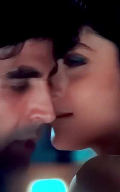 Kareena Kapoor [Ajnabee]