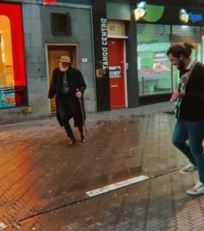 Apenas dois humanos curtindo