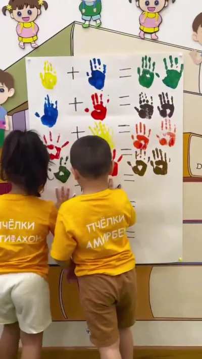 Kids learning about color mixing techniques! 😇☺️