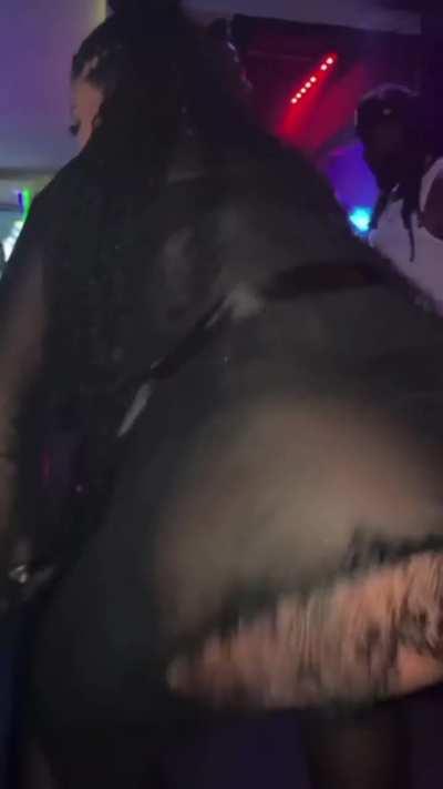 Tia Teaze 🍑🐱😏😈🇨🇦