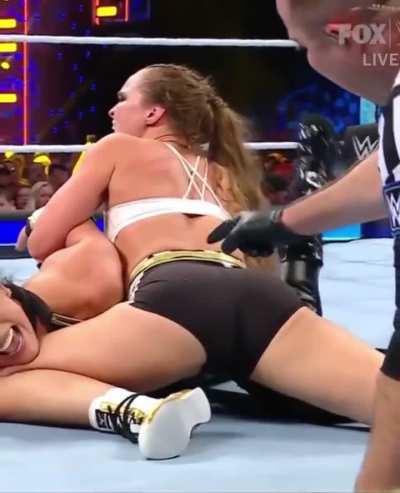 Rousey vs Raquel