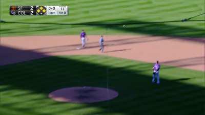 [Highlight] Tommy La Stella gives the Giants the lead in the 9th with an RBI single