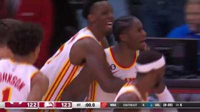 [Highlight] AJ Griffin with a wild buzzer beater with 0.5 secs left to win in OT