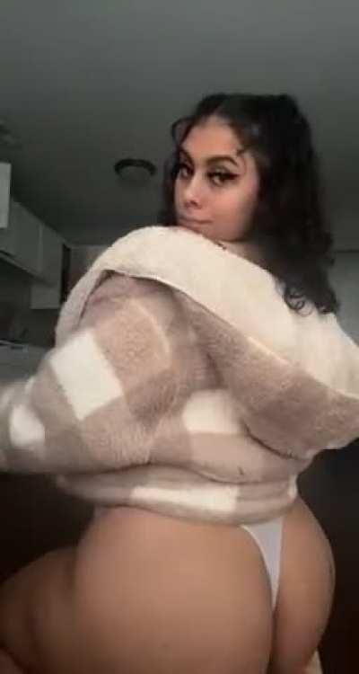 Let me be your favorite distraction