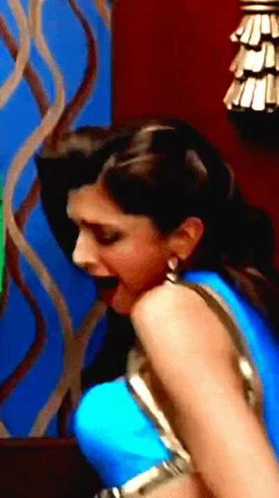 deepika padukone hot