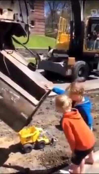 Just try and watch it with out saying “Awwwwwwww”