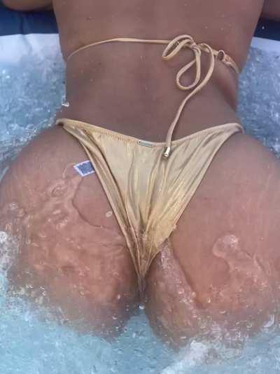 Der Latina Arsch meiner Frau 