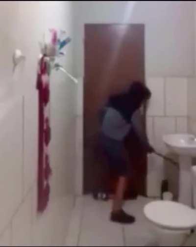 From r/funny. Pretty sure that was a rat though!