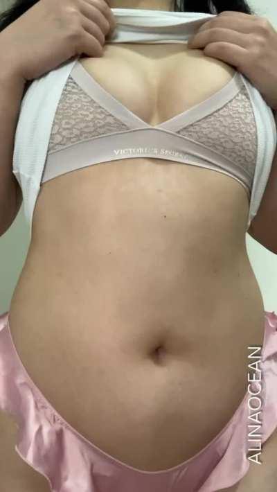 I’ve got a lot to squeeze… let me get your cock wet 😳