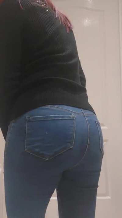 Jean farts sound the best!