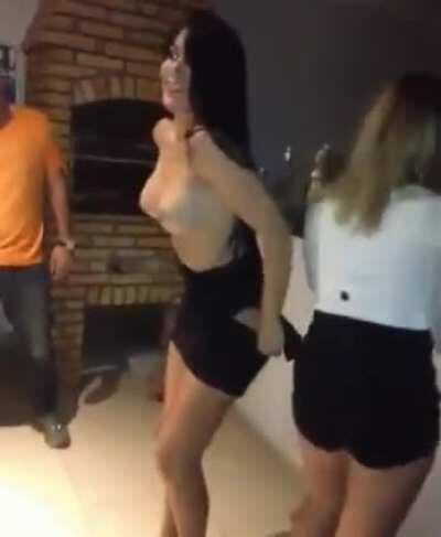 Her friend nope'd out real quick.