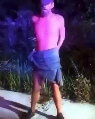 White man resists arrest