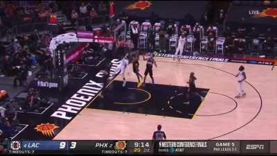 [Highlight] Reggie Jackson throws it down.