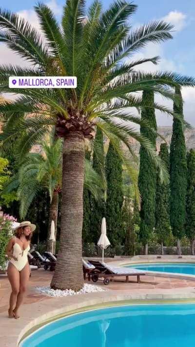 Nomzamo Mbatha (Coming 2 America)