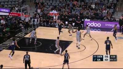 [Highlight] Jokic tap Pass to AG for the bucket