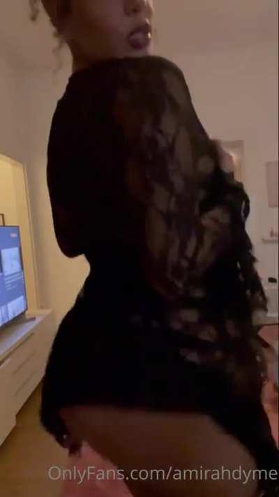 Amirah dyme black lingerie