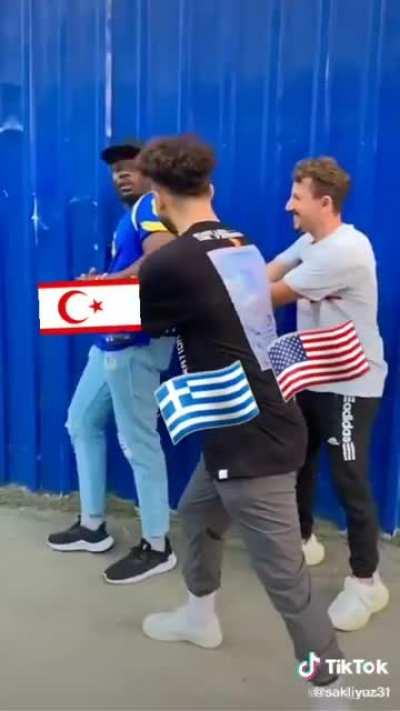 CHAD TURKISH MAN TEACHES THE SEA THIEF BASTARD A LESSON 🤫🤫🤫 KNOW YOUR PLACE 🌊=🇹🇷