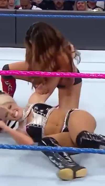 Alexa gets the W - SmackDown 10/4/16