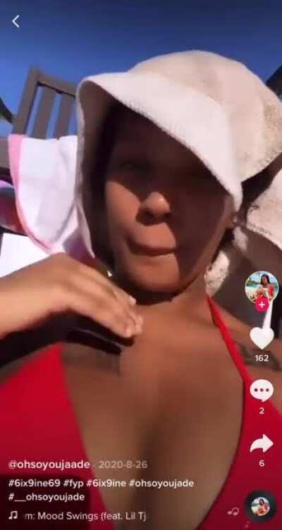 Her tummy and 🍒😍