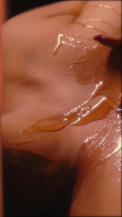 Honey on chocolate ✖️ from my shoot archives 