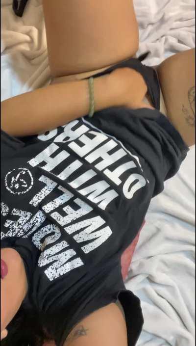 Does that cute lip bite get your dick hard... because that's this goal!