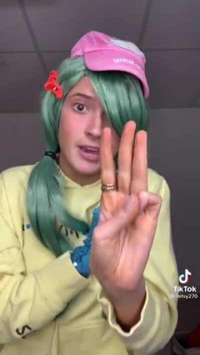 there’s bitches out there that fr act like this wtf 😞