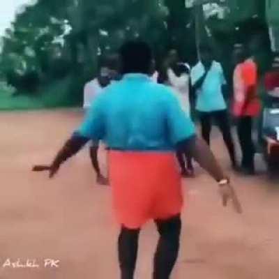 Nammakula sanda Vera visayam but aduthavan kitta kevala pattu ippudi nikkuromae😣😔😩