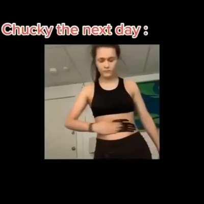 Oh no why he grabbing chucky like that.