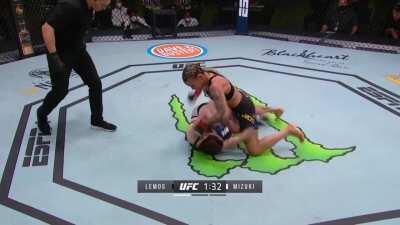 Amanda Lemos drops Mizuki Inoue with a straight right hand
