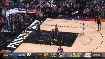 [Highlight] Jonathon Kuminga cuts baseline and finishes the up and under reverse layup to extend the Warriors lead to 7.