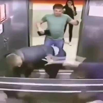 Stw user winning a 3v1, typical