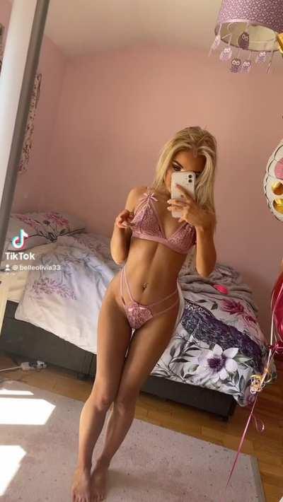 it’s my 19th birthday! can my birthday suit make you hard?😇