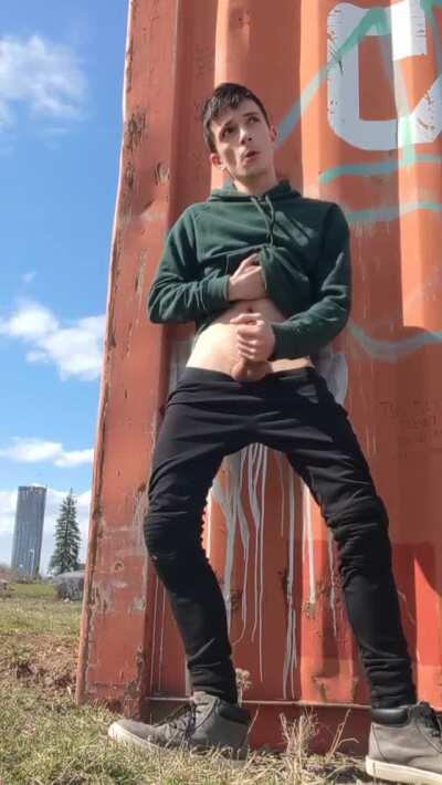 Nice breezy wank in the park