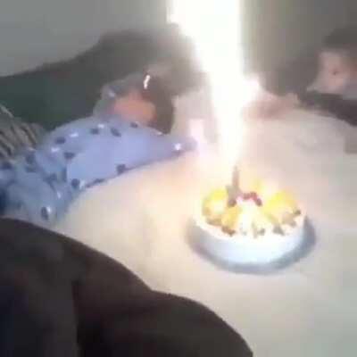 Feliz dia do Bolo! FeelsBirthdayMan Clap