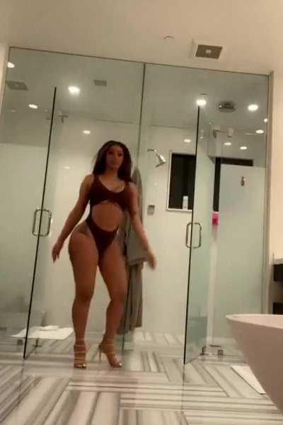 I'd let Cardi B smother me with dat ass...