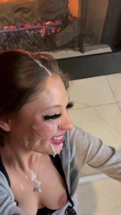 I finish off a HUGE load then take some cum selfies 😋