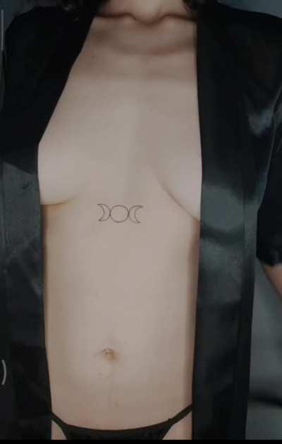 Check out my new Instagram and Tiktok 🖤 Link in comments ✨