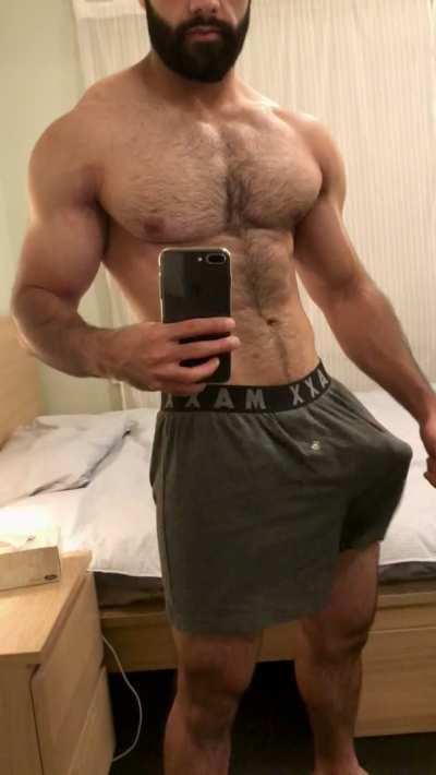 Do you mind pulling my boxers down to help him out? 🤪🎩🇦🇺 27(M)