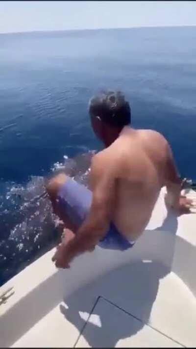 ademir aceita o vídeo do meu tio no amazonas em cima do tubarao 😔😔✊🏻✊🏻