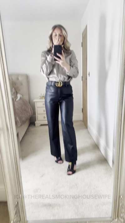 What do you think is the most elegant way I hold my cigarette?