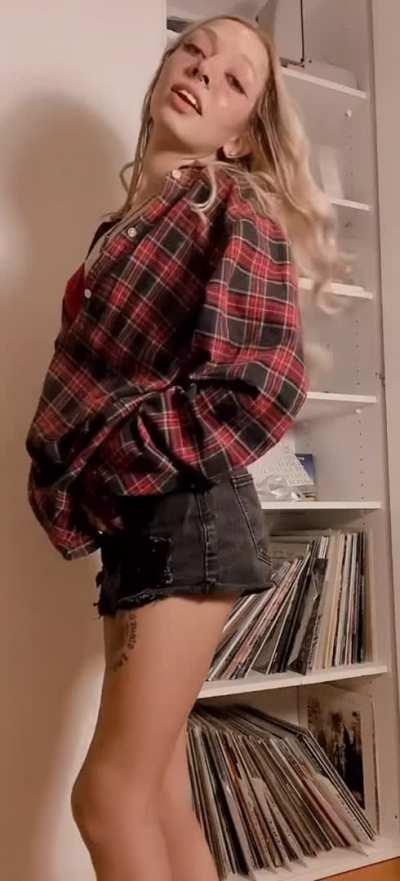 This is my first post here haha please don't go too hard on me...