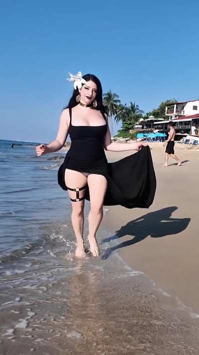 Is this what happiness looks like? 🖤