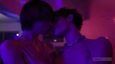 Kissing is my favourite part 😍