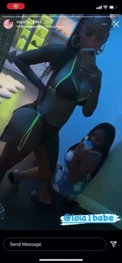 That fat ass😍😩