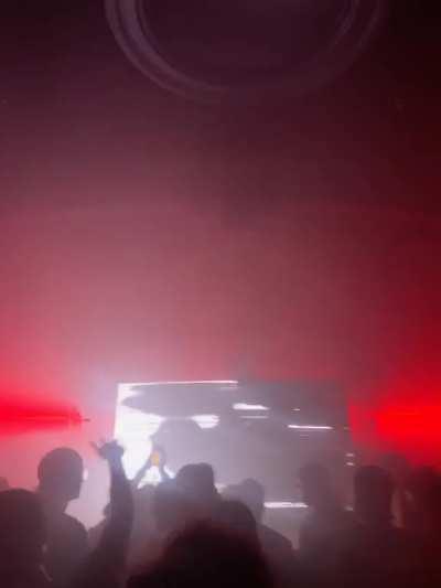 can someone id this rock ur world flip juelz dropped at floorspace